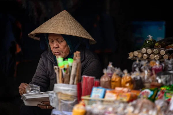 Vecchia Donna Mercato Dal Vietnam — Foto Stock