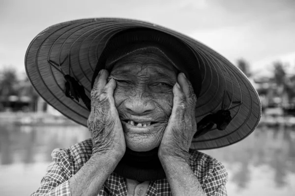 Vieja Con Sombrero Paja Vietnam — Foto de Stock