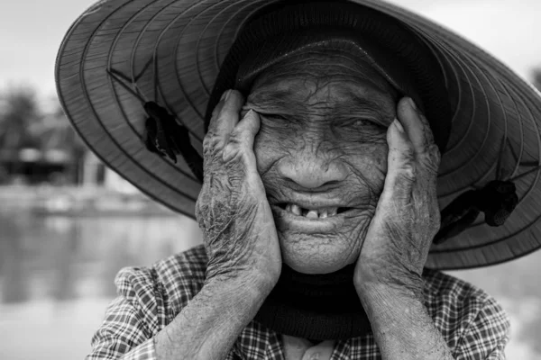 Vieja Con Sombrero Paja Vietnam — Foto de Stock