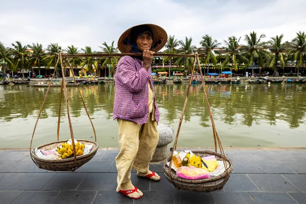 Vieja Con Sombrero Paja Vietnam — Foto de Stock