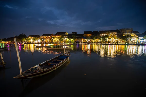 Vietnam Hoi Şehrinde Turist Botları — Stok fotoğraf