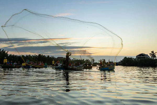 Pescador Tradicional Está Pescando Hoi Vietnam Diciembre 2019 — Foto de Stock