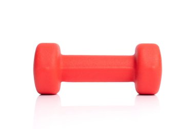 Beyaz arka planda izole edilmiş tek el ağırlıkları, kırmızı dambıl