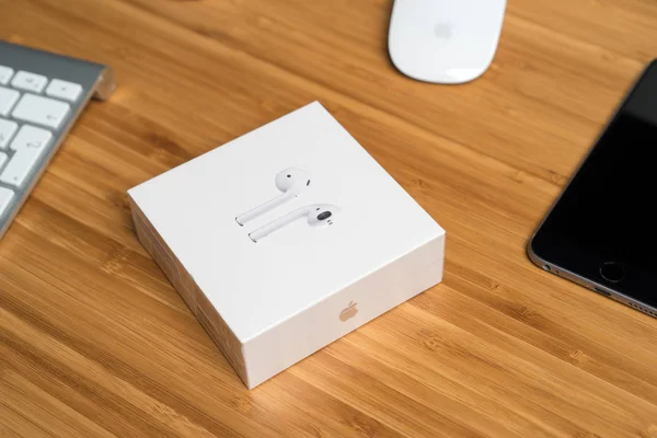 AirPods écouteurs sans fil — Photo