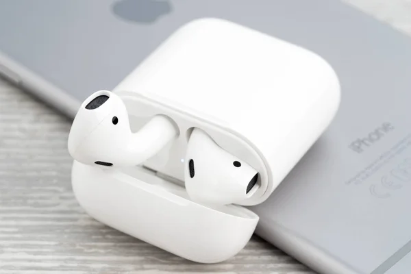 AirPods беспроводные наушники — стоковое фото