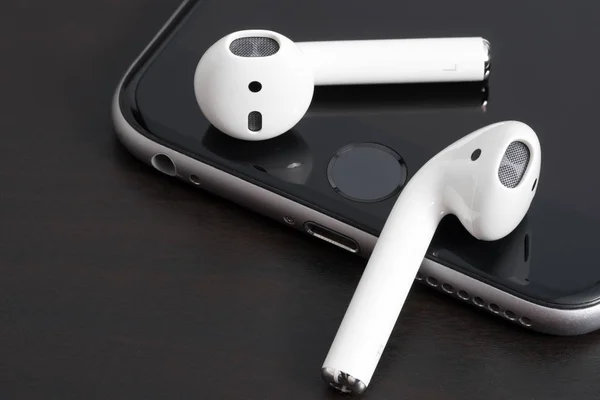 Airpods vezeték nélküli fejhallgató — Stock Fotó