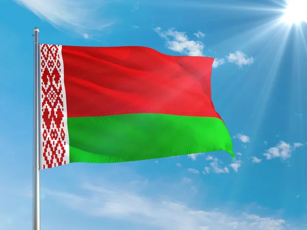 Weißrusslands Nationalflagge Weht Wind Vor Tiefblauem Himmel Hochwertiger Stoff Konzept — Stockfoto