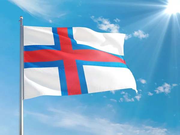 法罗群岛的国旗迎风飘扬 迎着深蓝色的天空 高质量的面料 国际关系概念 — 图库照片