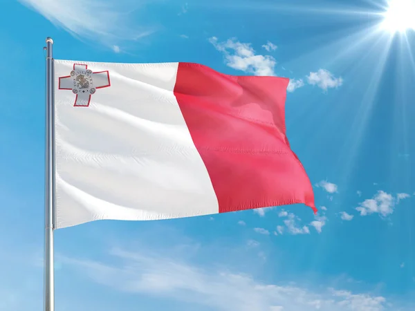Málta Nemzeti Zászló Lengett Szélben Ellen Mély Kék Kiváló Minőségű — Stock Fotó