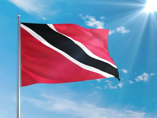 Trinidad Tobago Nationale Vlag Zwaaien Wind Tegen Diep Blauwe Lucht — Stockfoto