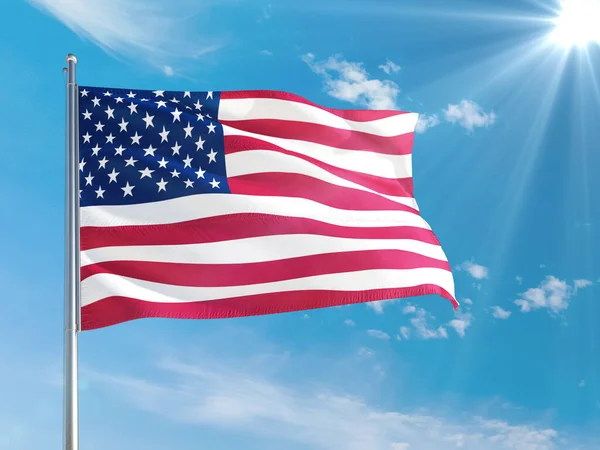 Bandera Nacional Los Estados Unidos Ondeando Viento Contra Cielo Azul — Foto de Stock