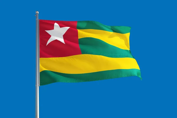 Bandeira Nacional Togo Acenando Vento Céu Azul Profundo Tecido Alta — Fotografia de Stock