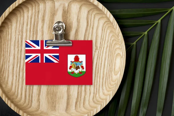 Bandera Las Bermudas Etiquetada Placa Madera Palma Tropical Deja Monstera — Foto de Stock