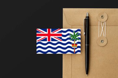 İngiliz Hint Okyanusu Bölgesi bayrağı. Mektup ve siyah kalem arkaplanda. Ulusal davet konsepti. Eğitim teması için davet.