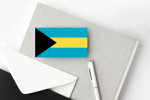 Bandera Bahamas Sobre Fondo Carta Minimalista Sobre Invitación Nacional Con — Foto de Stock