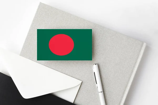 Bandera Bangladesh Sobre Fondo Carta Minimalista Sobre Invitación Nacional Con — Foto de Stock