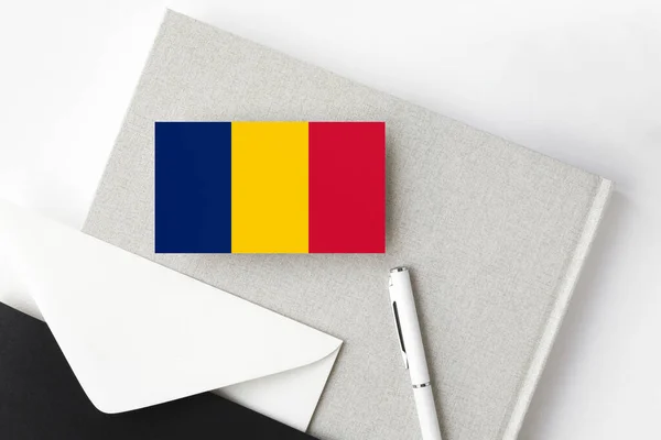 Bandera Chad Sobre Fondo Carta Minimalista Sobre Invitación Nacional Con — Foto de Stock