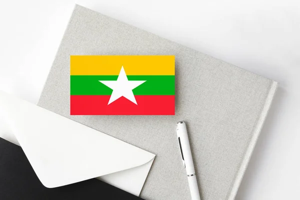 Bandera Myanmar Sobre Fondo Carta Minimalista Sobre Invitación Nacional Con — Foto de Stock