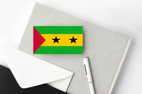 Bandera Santo Tomé Príncipe Sobre Fondo Letra Minimalista Sobre Invitación — Foto de Stock
