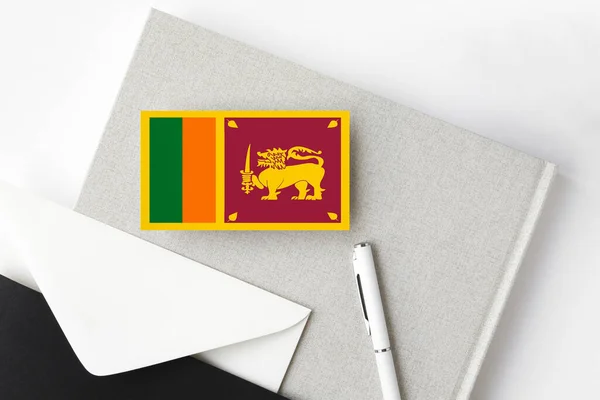 Bandera Sri Lanka Sobre Fondo Carta Minimalista Sobre Invitación Nacional — Foto de Stock