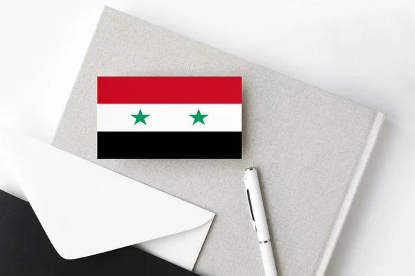 Bandera Siria Sobre Fondo Carta Minimalista Sobre Invitación Nacional Con — Foto de Stock