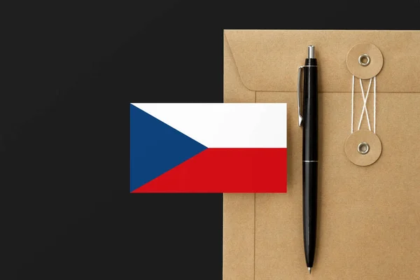 Bandera República Checa Sobre Carta Envolvente Artesanal Fondo Pluma Negra — Foto de Stock