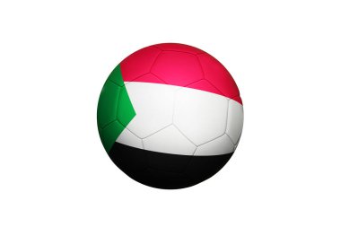 Top Sudan bayrağında, köşe vuruşu pozisyonunda, futbol sahasında. Ulusal futbol teması yeşil çimlerde.
