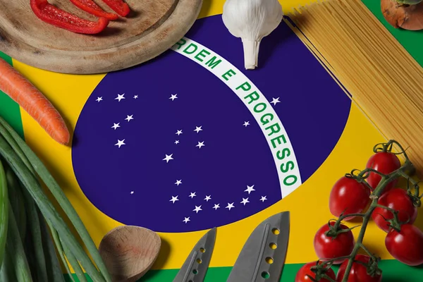 Bandera Brasil Sobre Verduras Frescas Cuchillo Concepto Mesa Madera Concepto —  Fotos de Stock