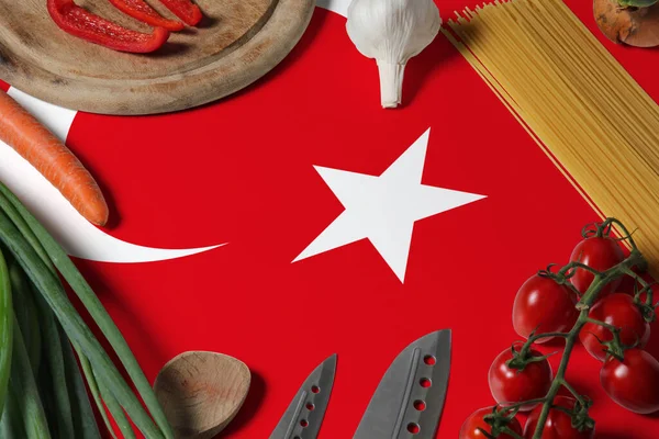 Bandera Turquía Sobre Verduras Frescas Cuchillo Concepto Mesa Madera Concepto — Foto de Stock