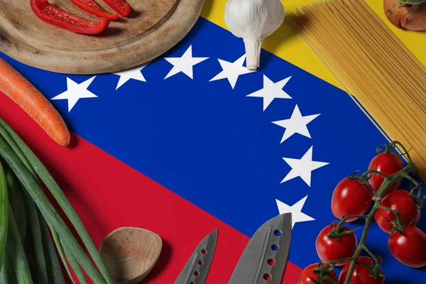 Bandera Venezuela Sobre Verduras Frescas Cuchillo Concepto Mesa Madera Concepto — Foto de Stock