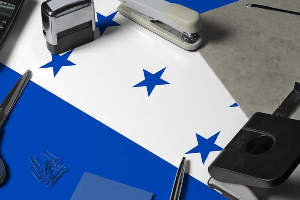 Bandera Honduras Con Antecedentes Lugar Trabajo Concepto Nacional Estacionario Con — Foto de Stock