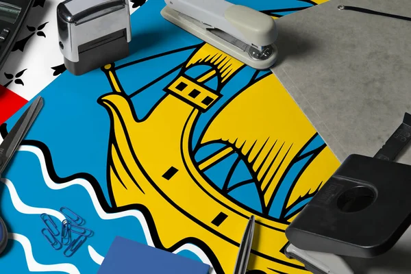 Bandera San Pedro Miquelón Con Antecedentes Lugar Trabajo Del Secretario — Foto de Stock