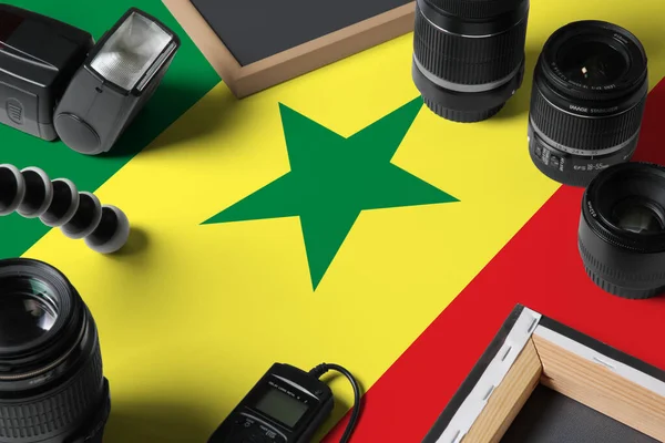 Bandera Nacional Senegal Con Vista Superior Del Equipo Fotógrafo Personal — Foto de Stock