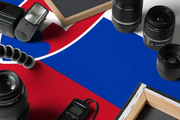 Bandeira Nacional Eslováquia Com Vista Superior Equipamentos Fotógrafo Pessoal Ferramentas — Fotografia de Stock