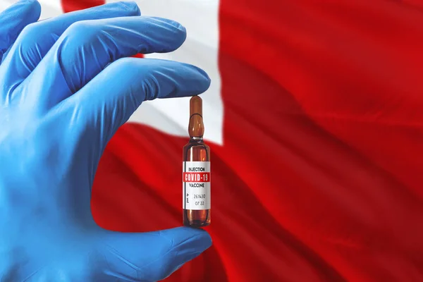 Tonga Vlajka Koncepcí Coronavirus Covid Doktor Modrými Ochrannými Rukavicemi Držící — Stock fotografie