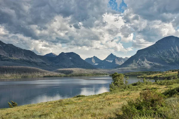 Parque Nacional Glaciar - Lago St. Mary — Foto de Stock