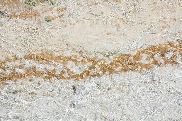 Потоки воды в бассейне Норрис-Гейзер — стоковое фото