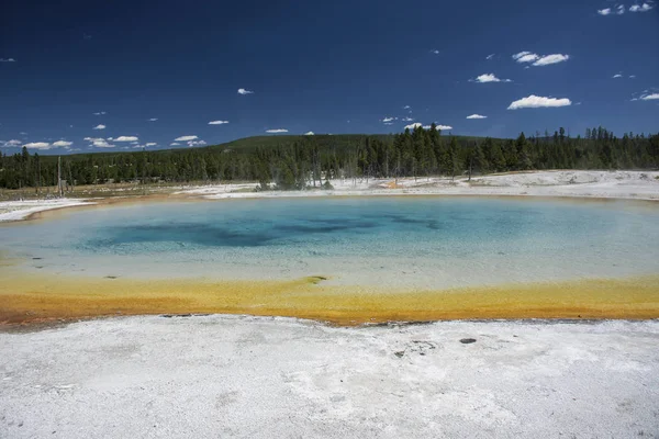 Sunset Lake - Parque Nacional de Yellowstone — Foto de Stock