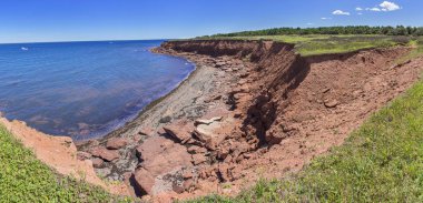 Kırmızı kayalar üzerinde Cavendish Beach Pano, Prince Edward Island