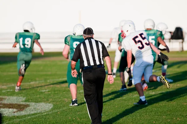 Referee in Youth football game — Stock Photo, Image
