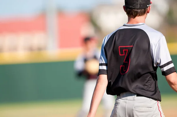 Střední školy dítě baseballový hráč — Stock fotografie
