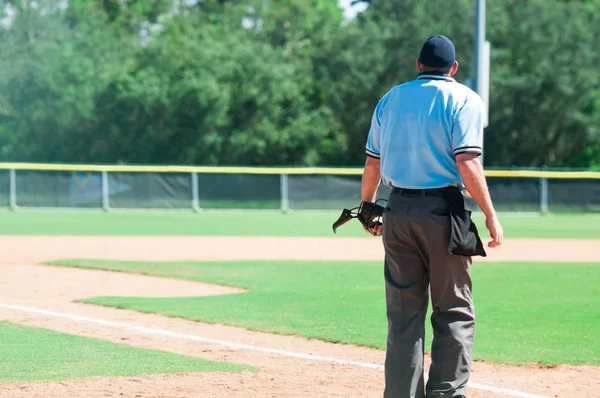 Honkbal umpire met copyspace — Stockfoto