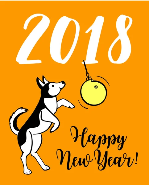 Santa Claus şapka oturma ve gülümseme mutlu küçük köpek. Köpek Çin takvimine 2018 yıl sembolüdür.