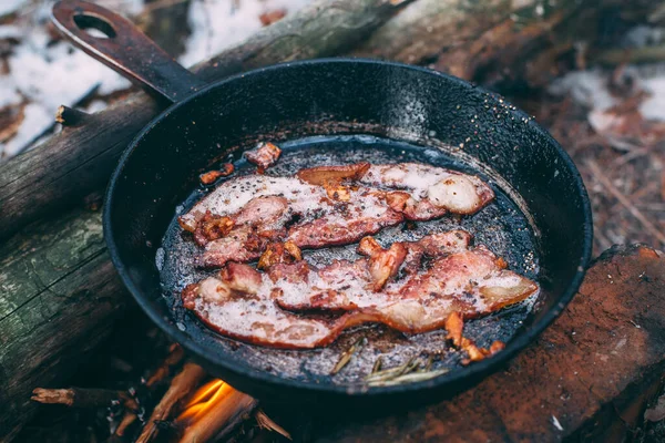 Slices Fried Bacon Pan Food Forest Camp Cooking Fire Picnic — Stock Photo, Image