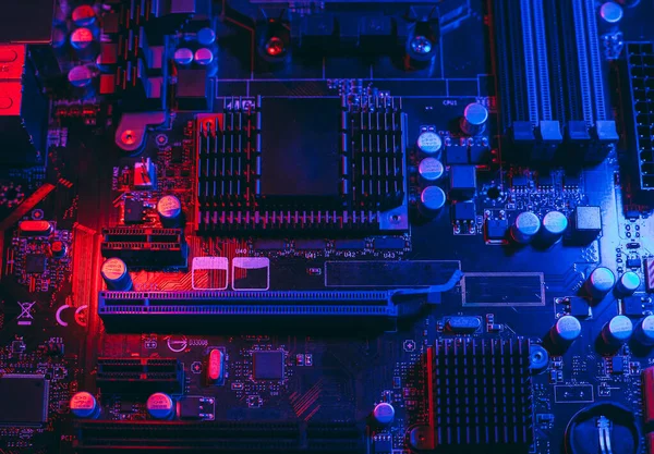 Hardware Technologie Concept Neon Licht Moederbord Blauw Rood Licht Computercomponent — Stockfoto