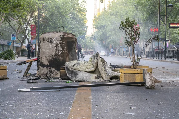 Συγκρούσεις Μεταξύ Αστυνομίας Και Διαδηλωτών Στους Δρόμους Του Σαντιάγο — Φωτογραφία Αρχείου