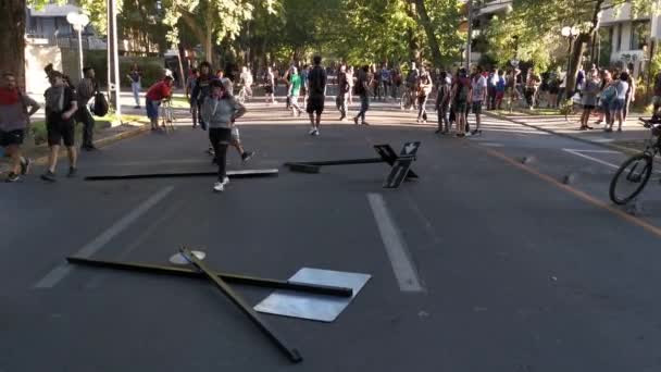 Scontri Tra Polizia Manifestanti Nelle Strade Santiago — Video Stock