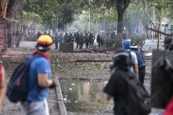 Santiago Chile Chile 2019 Tüntetők Plaza Italia Téren Zavargások Idején — Stock Fotó