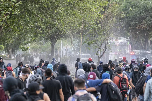 Santiago Chile Chile 2019 Tüntetők Plaza Italia Téren Zavargások Idején — Stock Fotó