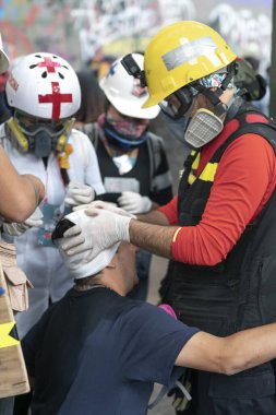 Santiago de Chile Şili 19 / 10 / 2019 ayaklanmalar sırasında Plaza Italia Meydanı 'nda protestocular. Ordu 